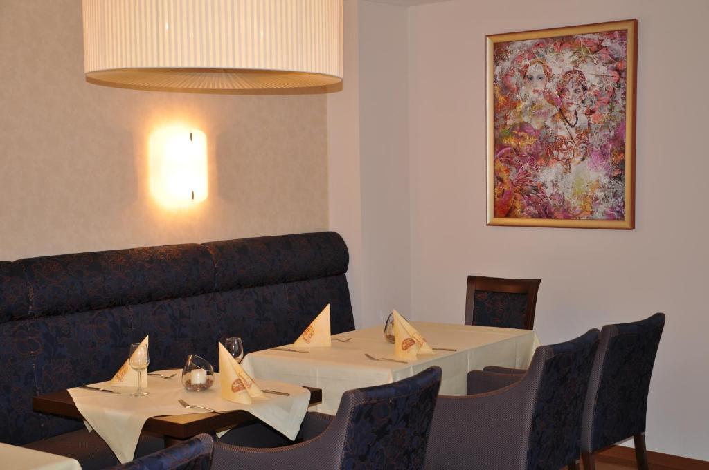 Hotel Restaurant Zum Schwan Mettlach Exterior foto
